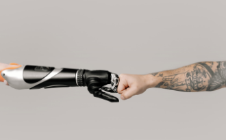 Bringing Microsoft Chatbots and Other Virtual Agents into Office 365 image Article Image