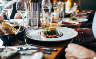 Food and Beverage Businesses are Adapting to Labor Shortages image Article Image