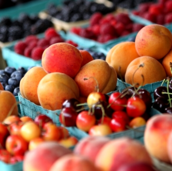 fresh fruit at farmers market