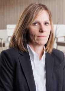 lauren carnes headshot