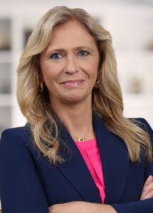 Vicki Raivitch headshot