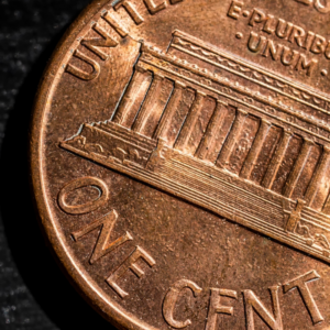 up close shot of the back of a us penny.